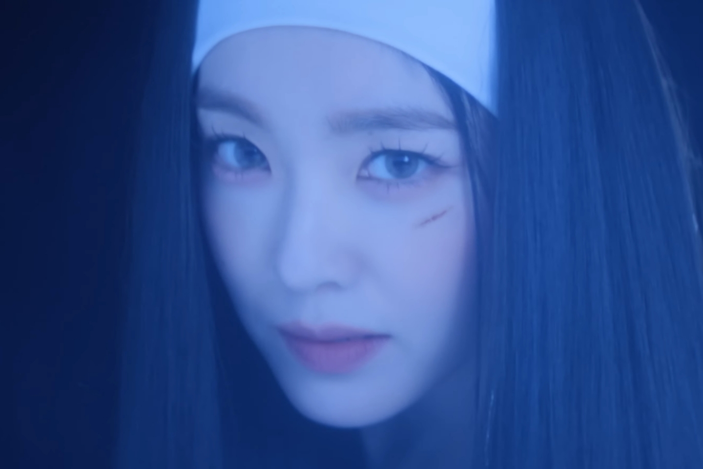 Red Velvet’s Irene unveils music video teaser for “Like A Flower”